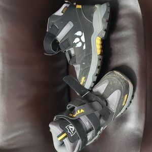 NEW VITIKE Boys Snow Shoes Comfortable Kids Winter Boots Size US 6 kid